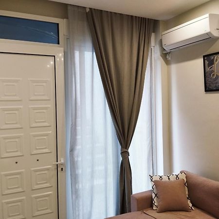 Vasili'S And Vasiliki'S Luxury Apartment Atenas Exterior foto