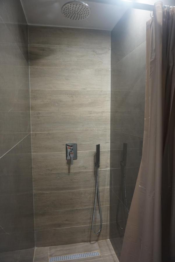 Vasili'S And Vasiliki'S Luxury Apartment Atenas Exterior foto